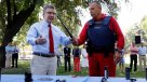 Lavín entregó gas pimienta y otros elementos de seguridad a vigilantes en Las Condes