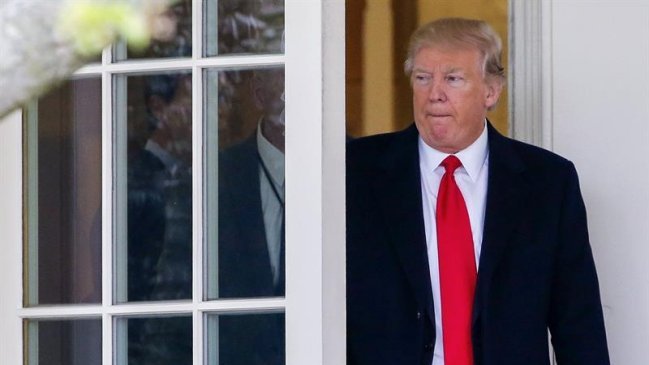 Donald Trump pidió investigar lazos del líder demócrata del Senado con Vladimir Putin