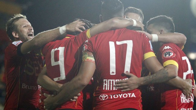 Unión Española arrolló a Huachipato y se instaló en lo alto del Clausura