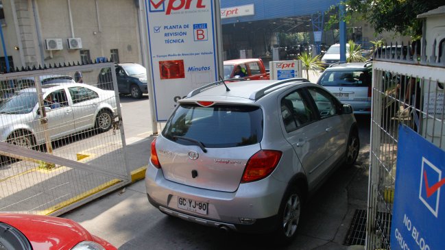 Cómo evitar las largas filas en las plantas de revisión técnica