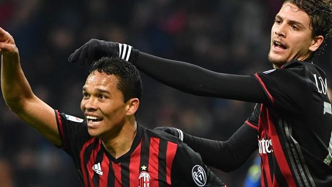 Matías Fernández vio desde la banca triunfo de AC Milan sobre Chievo Verona