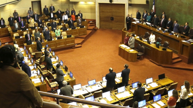 Boletas a pesqueras: La mayoría de los parlamentarios mencionados guarda silencio