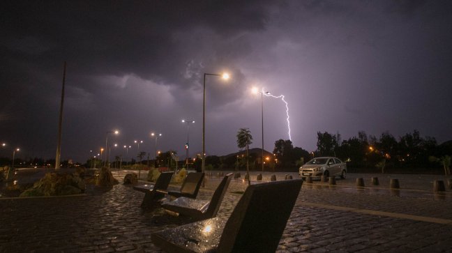 Meteorología alerta de tormentas eléctricas en las regiones de Los Ríos y Aysén