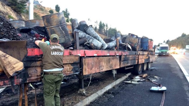 Camión se quemó y provocó incendio forestal en Casablanca