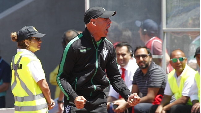 DT de Wanderers habló del arbitraje: Se le está facilitando las cosas a algunos equipos