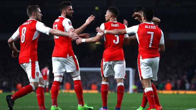 Alexis brilló en goleada de Arsenal sobre Lincoln City por la Copa FA