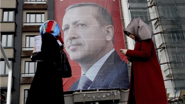 Holanda le negó la entrada a ministro turco y Erdogan la tilda de nazi