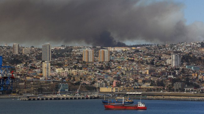 Alerta roja para Viña del Mar y Valparaíso por incendio