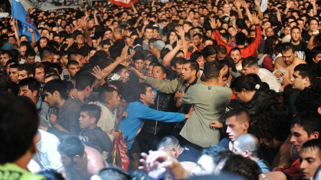 Familiares buscan a desaparecidos durante show de Indio Solari