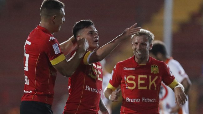 Unión Española avanzó en el Clausura con victoria sobre un extraviado Cobresal