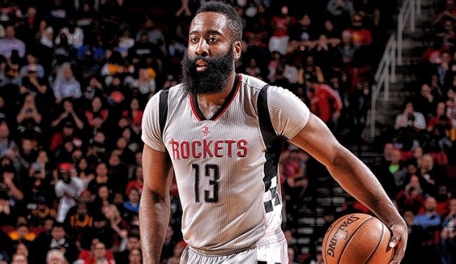 James Harden lideró la sólida victoria de Houston ante los Cavaliers