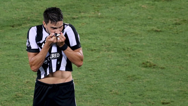 Botafogo sumó sus primeros puntos en la Libertadores a costa de Estudiantes