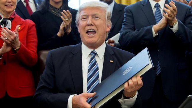 Casa Blanca divulgó información fiscal de Trump antes de que lo hiciera la TV