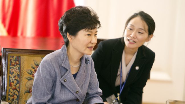 Citan a declarar como sospechosa a presidenta destituida de Corea del Sur