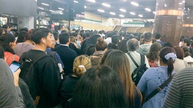 Revisa el estado del tránsito, el Metro y Transantiago