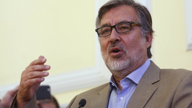 Críticas de Guillier al Gobierno despertaron reacciones en la Nueva Mayoría