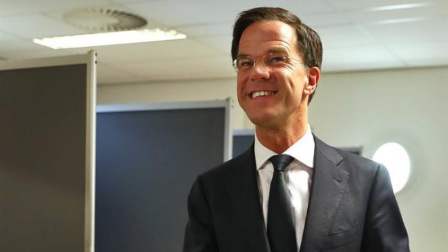 Oficialismo gana elecciones en Holanda y derrota a la ultraderecha