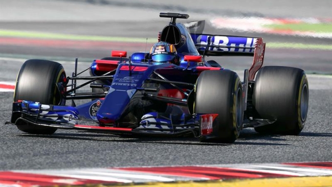 Carlos Sainz: Para llegar este año a un podio tienen que pasar muchas cosas