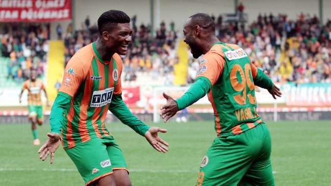 Alanyaspor de Junior Fernandes derrotó a Bursaspor de Cristóbal Jorquera en Turquía