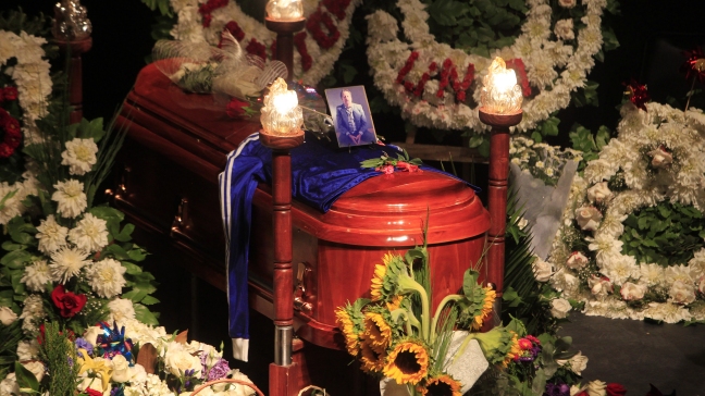 Amigos y familiares despiden a Edgardo Bruna