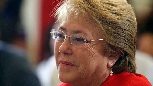 Presidenta Bachelet refichó por el Partido Socialista