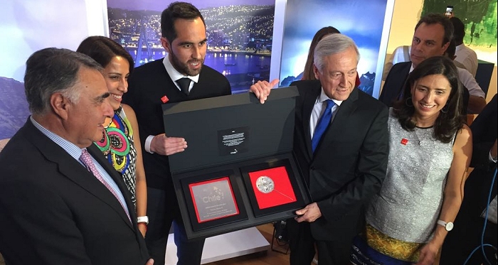 Claudio Bravo recibió el premio 