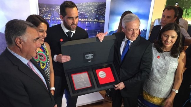 Claudio Bravo recibió el premio 