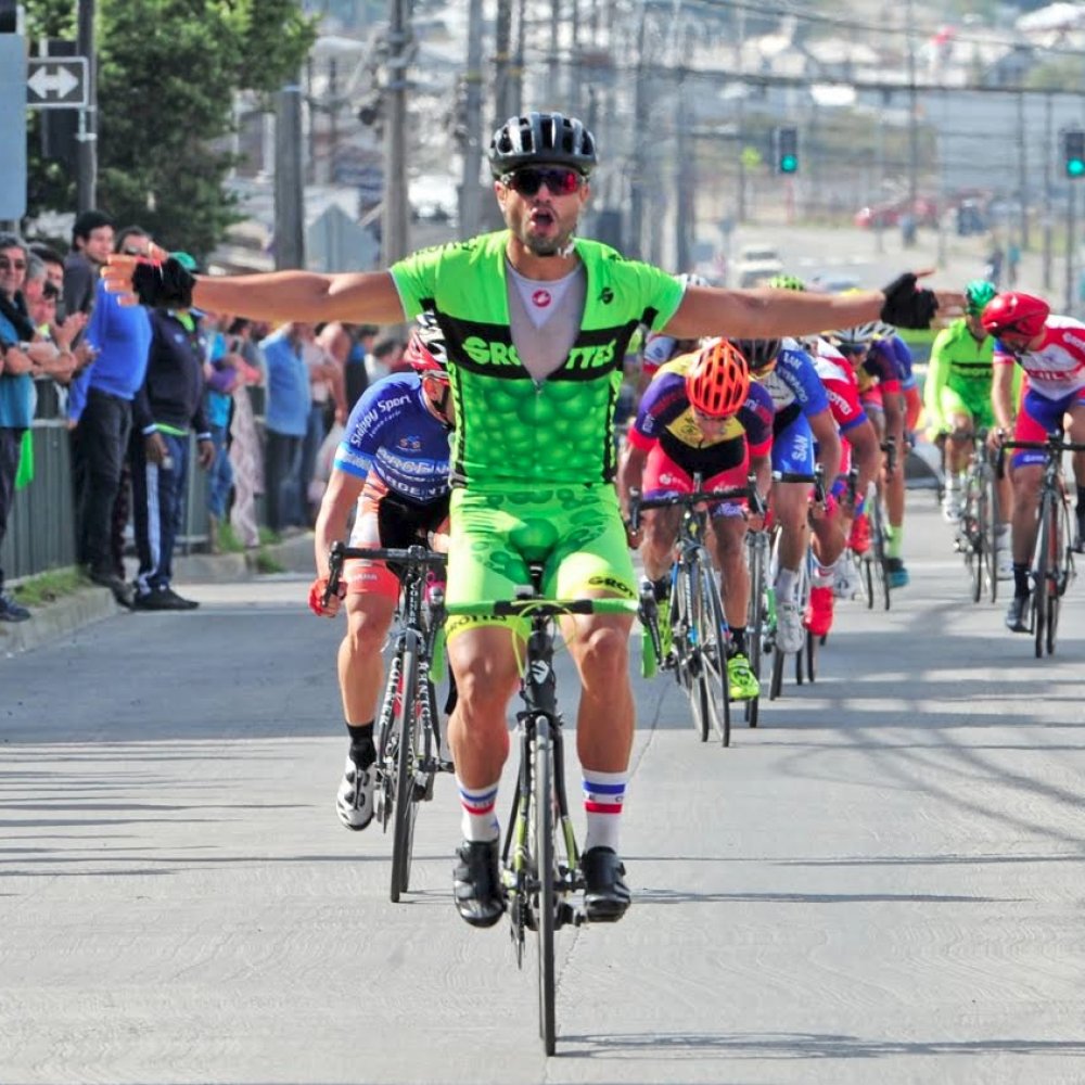 Cristián Ojeda se adjudicó la primera etapa en la Vuelta a Chiloé
