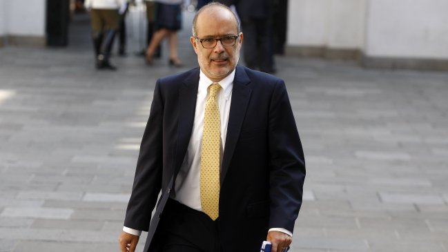 Ministro de Hacienda descartó volver a sistema de reparto