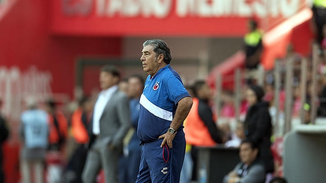 Carlos Reinoso dejó de ser entrenador de Veracruz por problemas de salud