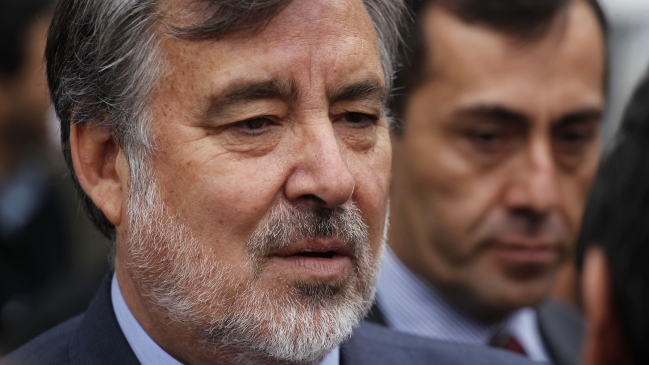 Guillier rechazó críticas de Piñera contra las reformas del Gobierno de Bachelet