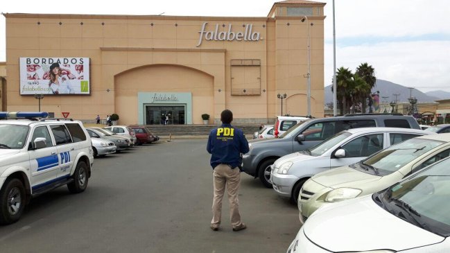 Se detuvieron a comprar en el mall y les robaron una herencia de 125 millones