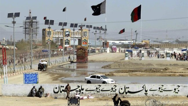 Pakistán comenzó a construir una valla en su frontera con Afganistán
