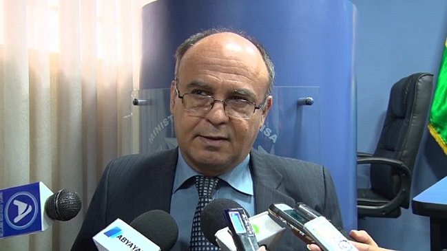 Ministro boliviano que viaja a Chile no tiene visa para ingresar al país