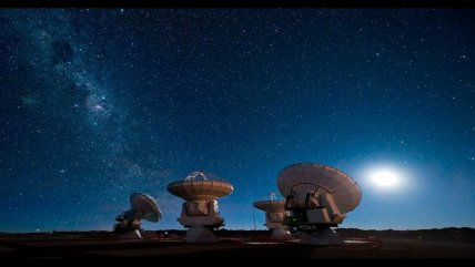   La Historia es Nuestra: La voz de un astrobiólogo sobre ovnis y extraterrestres 