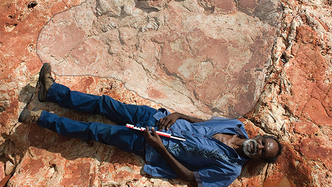 Descubren la huella de dinosaurio más grande registrada en la historia