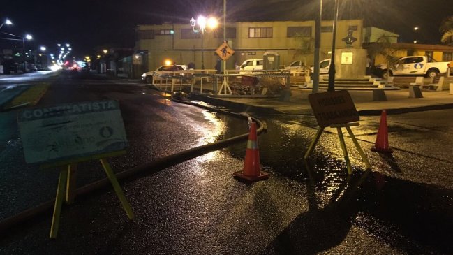 Rotura de matriz dejó a más de 250 familias sin agua potable en Iquique