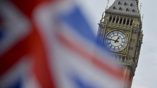 Theresa May firmó la carta en la que pedirá el 