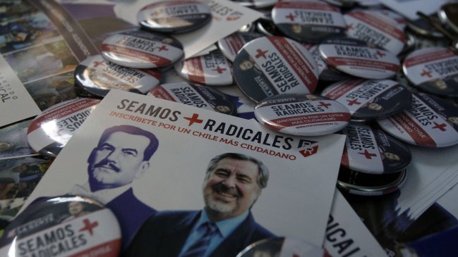 Alejandro Guillier conforma su equipo político pese a falta de definición PS