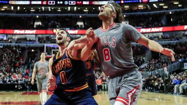 Chicago Bulls sorprendió a Cleveland Cavaliers en noche histórica de LeBron James en la NBA