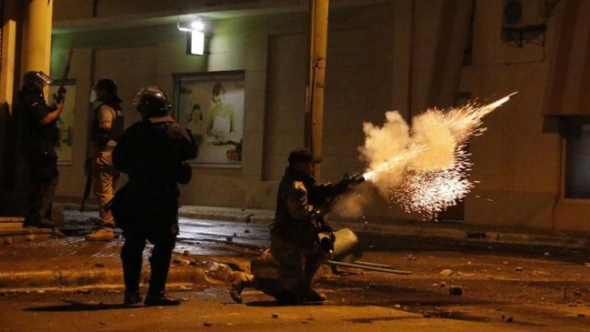 Protestas en Paraguay dejaron un muerto y un centenar de detenidos
