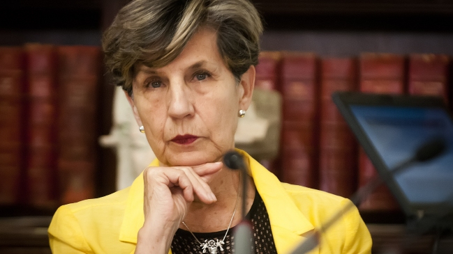 Isabel Allende llamó a 