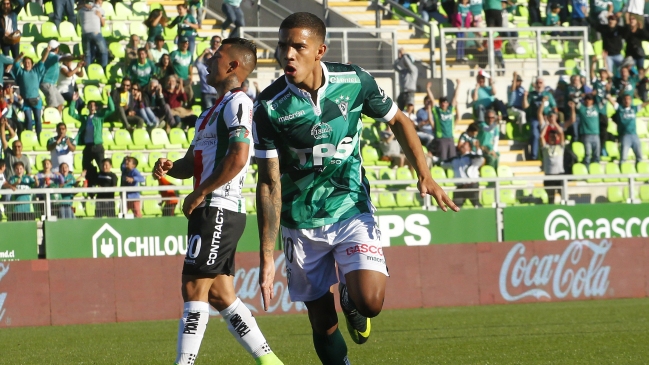 Santiago Wanderers vapuleó a Palestino y lo hundió en el fondo del Clausura
