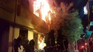 Incendio en el centro de Santiago movilizó a Bomberos