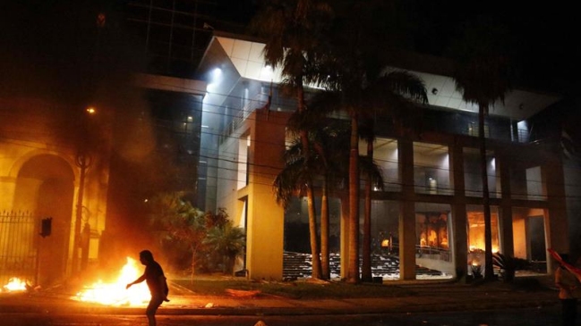 Presidente de Paraguay tras incendio en Congreso: La democracia no se conquista con violencia