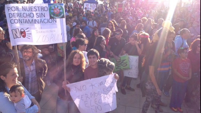 Vecinos marcharon en Villa Alemana contra la construcción de la termoeléctrica Los Rulos