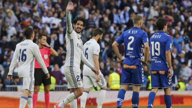 Real Madrid consolidó su liderato en la liga española tras vencer a Alavés