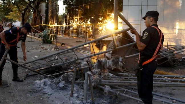 Papa pidió evitar violencia y buscar soluciones políticas en Venezuela y Paraguay