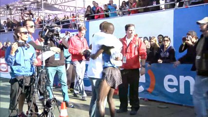   Los líderes del Maratón de Santiago: Inés Melchor y Luka Lobuwan 