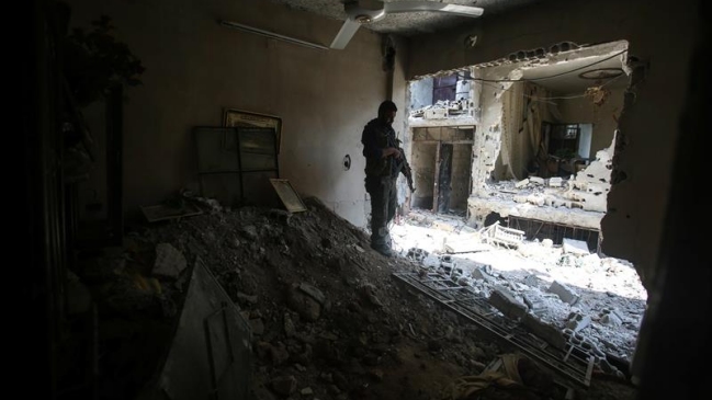 Al menos 58 muertos en un supuesto bombardeo químico en el norte de Siria